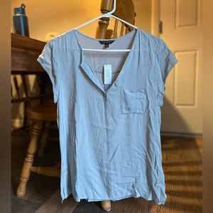 Women’s M. J. Crew new with tags linen top.
